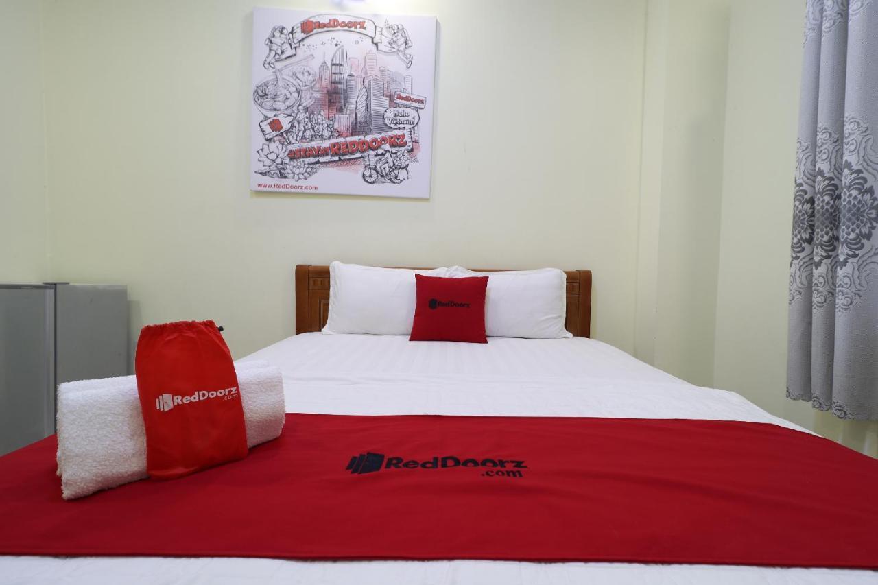 Reddoorz Plus @ Dong Den Street Hotel Thành Pho Ho Chí Minh Esterno foto