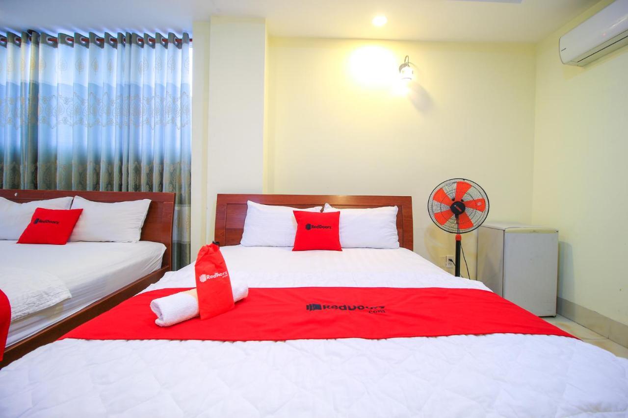Reddoorz Plus @ Dong Den Street Hotel Thành Pho Ho Chí Minh Esterno foto
