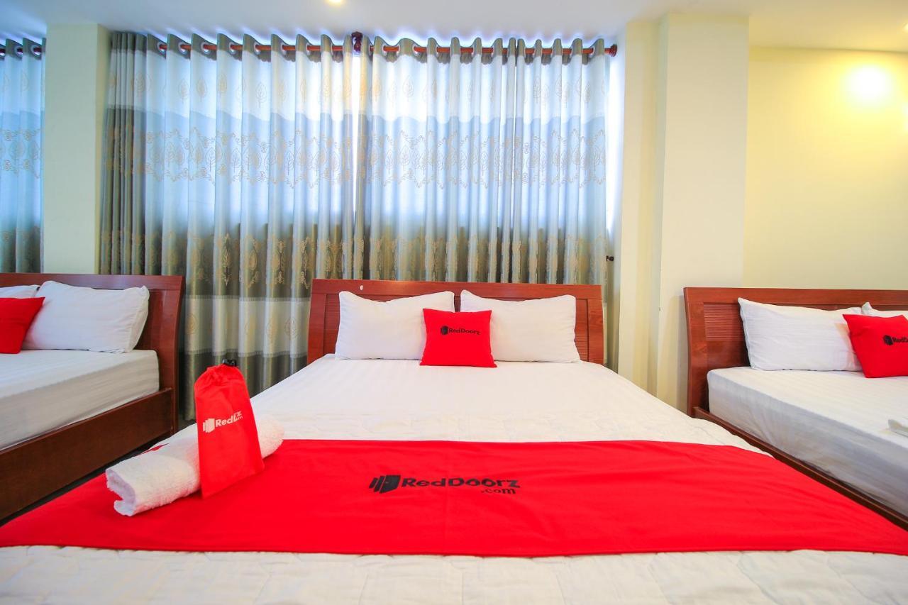 Reddoorz Plus @ Dong Den Street Hotel Thành Pho Ho Chí Minh Esterno foto