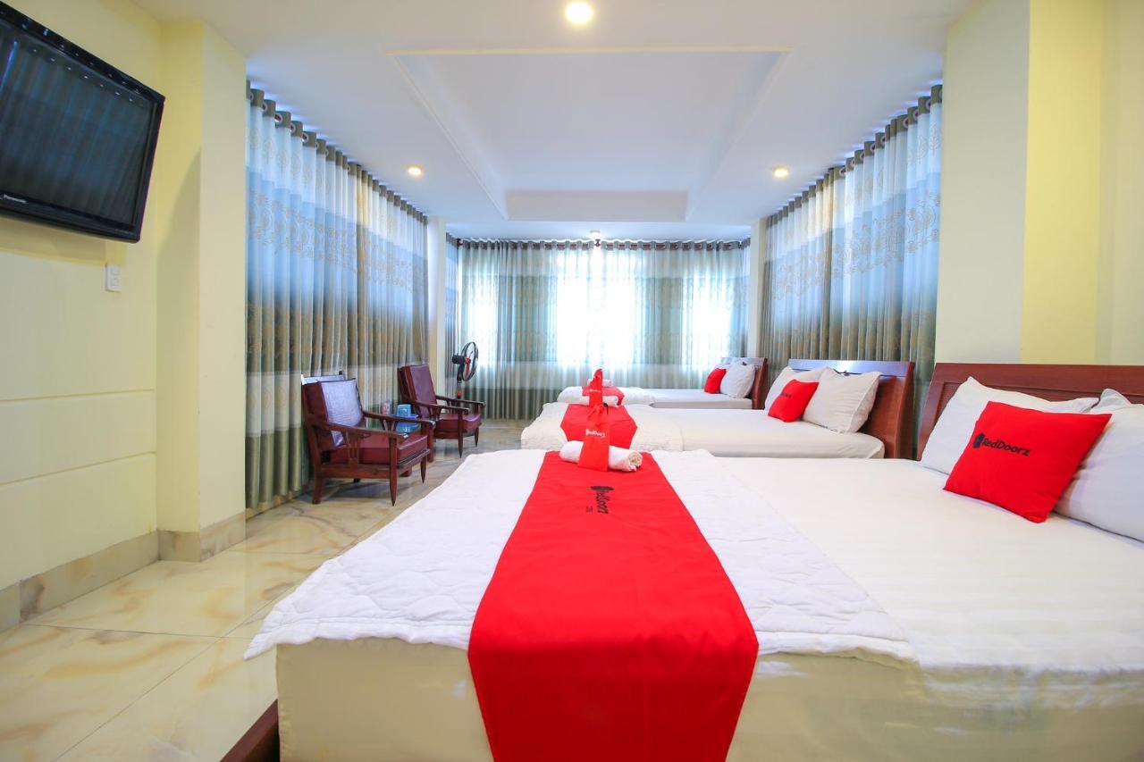 Reddoorz Plus @ Dong Den Street Hotel Thành Pho Ho Chí Minh Esterno foto